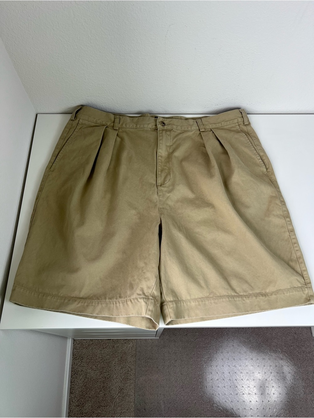 VTG GAP Khaki Chino Shorts Mens 42 Pleated Beige‎ Dadcore Preppy Cotton